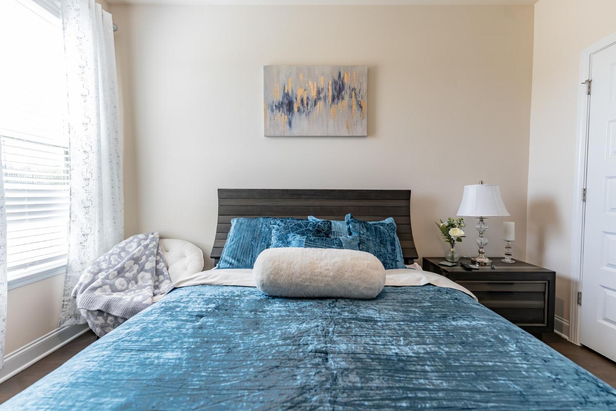 Luxury Bedroom With Private Bath Hampton Exteriér fotografie